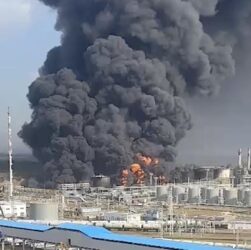 Новини світу - РФ вимушена субсидувати НПЗ через удари БПЛА - ЗМІ