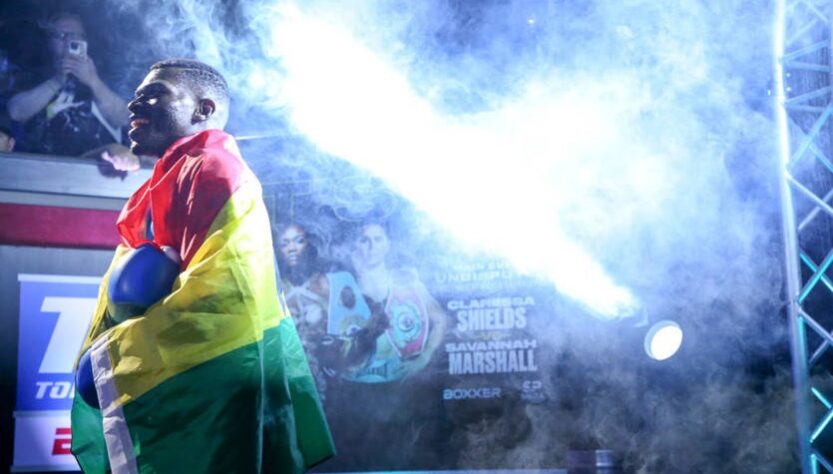 Новини спорту - Річард Коммі проведе другий бій після вересневого