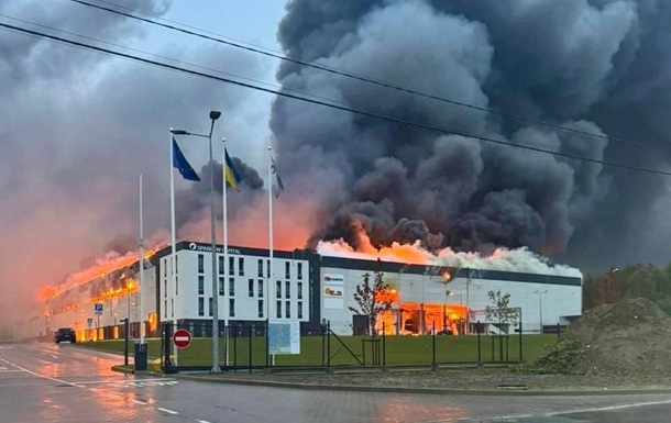 Новини України - Росія ракетою знищила індустріальний парк у Львові