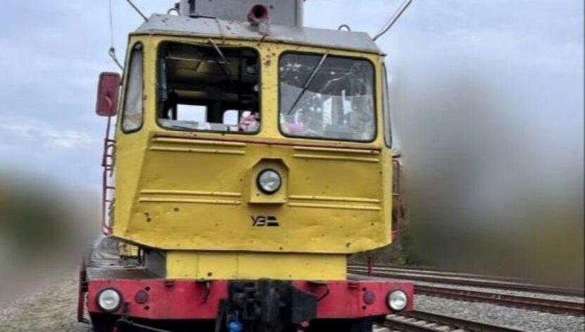 Новини України - Росіяни вдарили по залізниці у Чернігові: поранено машиніста