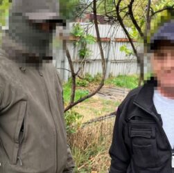 Новини України - СБУ затримала чотирьох торговців трофейною зброєю