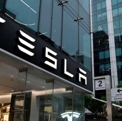 Новини бізнесу - Tesla отримала рекордний квартальний виторг
