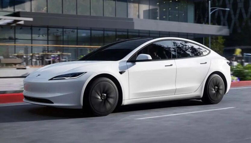 Авто новини - Tesla представила дві дешеві версії власних авто