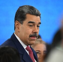 Новини світу - Трамп дозволив ЦРУ проводити таємні операції проти Мадуро у Венесуелі - ЗМІ