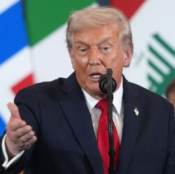 Новини світу - Трамп назвав своє фото на обкладинці Time "найгіршим в історії"