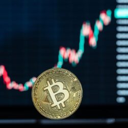 Новини світу - Трамп обвалив крипту. Величезні збитки