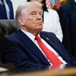 Новини світу - Трамп заявив про знищення “великої” субмарини з наркотиками для США