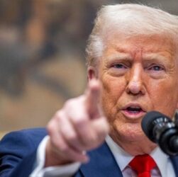 Новини світу - Трамп заявив, що упіймав Канаду "на гарячому", і підвищив тарифи