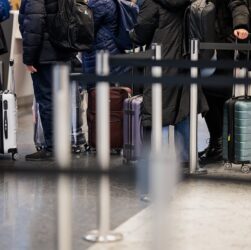 Новини світу - Третій вечір поспіль: аеропорт Вільнюса припинив роботу