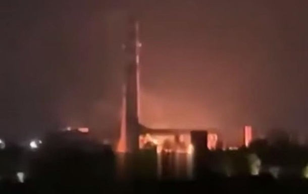 Новини світу - У двох регіонах РФ атаковані енергооб'єкти