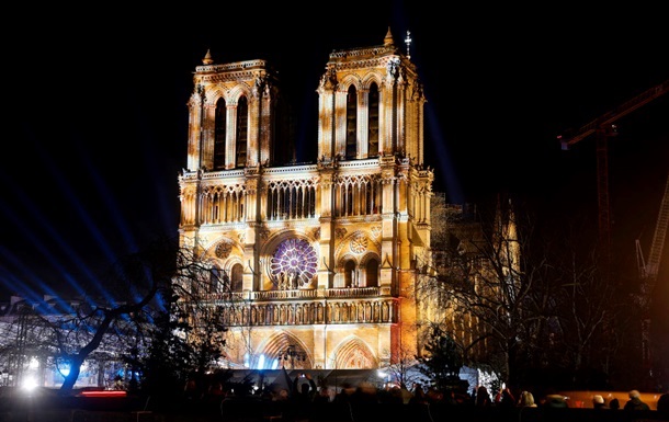 Новини культури - У Нотр-Дамі в Парижі виявили лист із погрозою теракту - ЗМІ