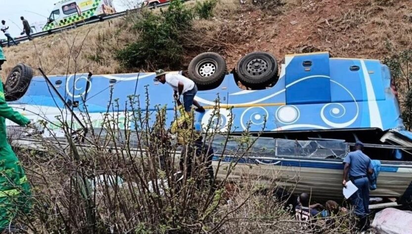 Новини світу - У ПАР перекинувся автобус: загинуло понад 40 людей