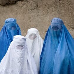 Новини світу - У Португалії ухвалили закон, що забороняє одяг, який закриває обличчя