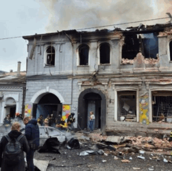 Новини України - Удар по дитсадку в Харкові: поліція показала перші кадри після влучання