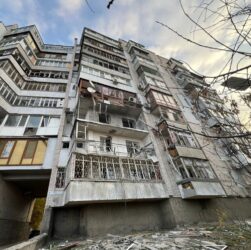 Новини України - Удар по Херсону: двоє загиблих, 14 поранених