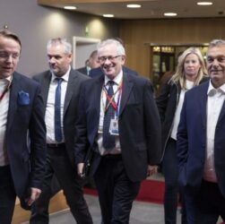 Новини світу - Угорські шпигуни намагались вербувати співробітників Єврокомісії - ЗМІ