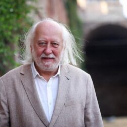 Новини світу - Угорський письменник отримав Нобелівську премію-2025 з літератури