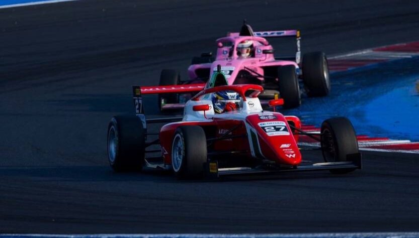 Новини спорту - Українець Бондарев у Формулі-4 серед новачків за підсумками сезону третій