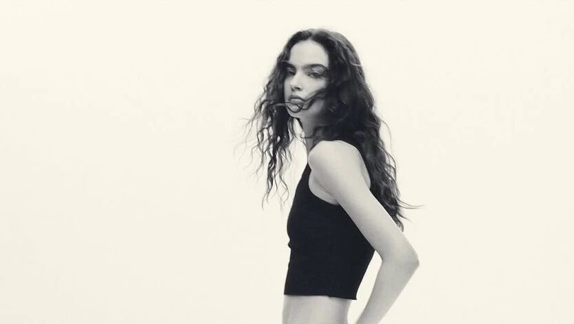 Без категорії - Українка стала обличчям бренду Кайлі Дженнер