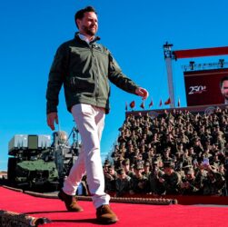 Новини світу - Уламки снаряда влучили у кортеж віцепрезидента США Венса