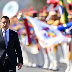 Новини світу - В Еквадорі натовп атакував автомобіль президента