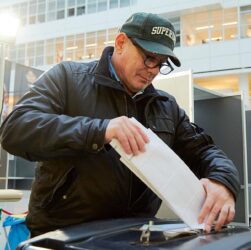 Новини світу - В Нідерландах почались дострокові парламентські вибори