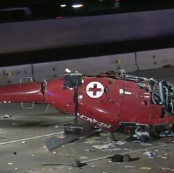 Новини світу - В США на автомагістраль упав гелікоптер: троє потерпілих