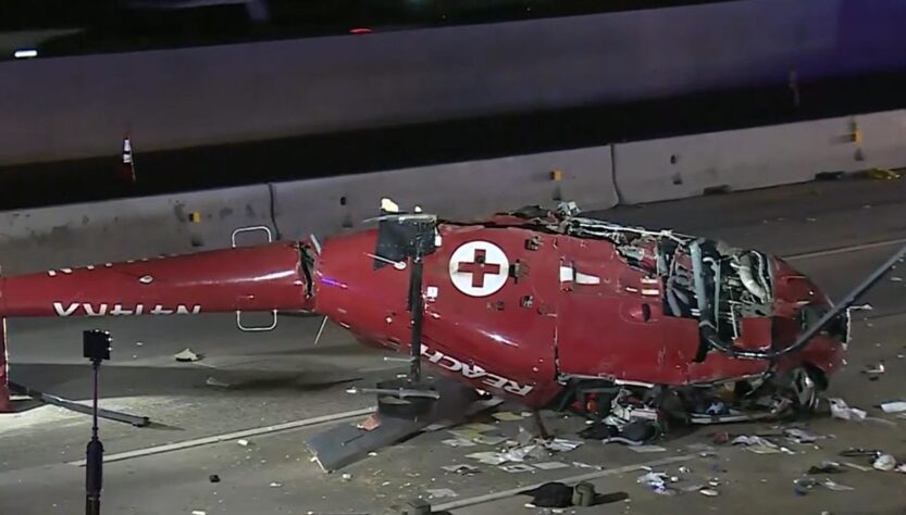 Новини світу - В США на автомагістраль упав гелікоптер: троє потерпілих