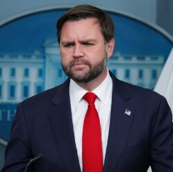 Новини світу - Венс пригрозив Китаю на тлі торгівельного конфлікту