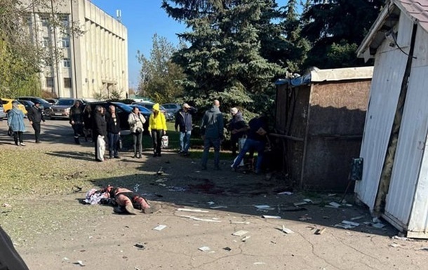 Новини України - Вибух замінованої колонки в Луганську: потерпілий помер у лікарні