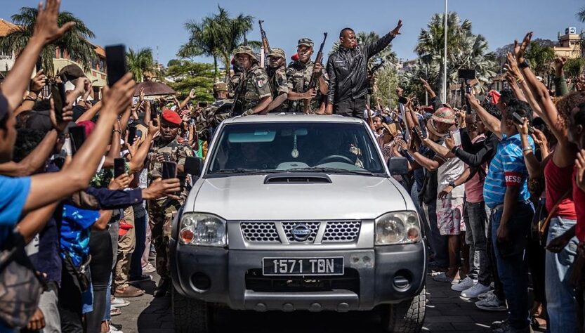 Новини світу - Військові Мадагаскару взяли владу у свої руки після втечі президента