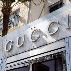 Новини бізнесу - Єврокомісія оштрафувала Gucci, Chloе та Loewe на €157 млн