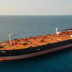 Новини світу - ЗМІ дізналися деталі про затриманий у Франції "тіньовий" танкер РФ