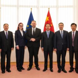 Новини світу - Зустріч депутатів ЄС і Китаю закінчилася суперечкою через Україну - ЗМІ