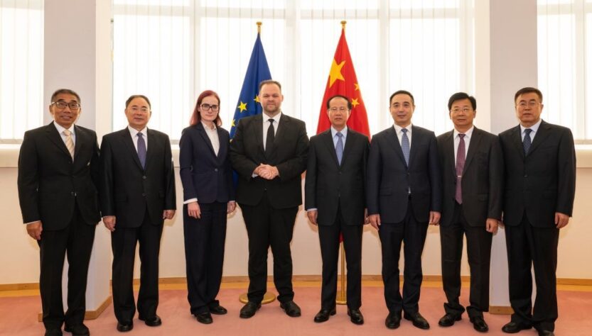 Новини світу - Зустріч депутатів ЄС і Китаю закінчилася суперечкою через Україну - ЗМІ