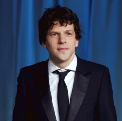 Новини культури - Актор Джессі Айзенберг віддасть нирку незнайомцю