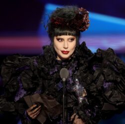 Новини культури - Apple Music оголосив топ-поппісень 2025: Леді Гага очолила рейтинг