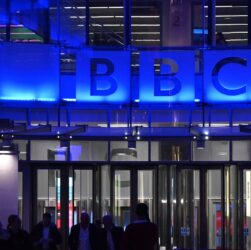 Новини світу - BBC вибачилися перед Трампом, але заперечили наклеп