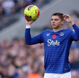 Новини спорту - Евертон сумнівається щодо нового контракту для Миколенка - ЗМІ