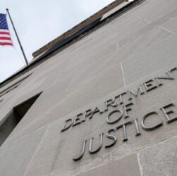 Новини світу - Франція видала США білоруску, що експортувала авіазапчастини в Росію