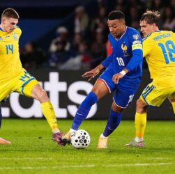 Новини спорту - Франція знищила Україну: відео ключових моментів