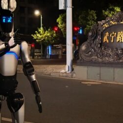 Технології - Китайський робот встановив світовий рекорд, пройшовши 106 км без зупинки