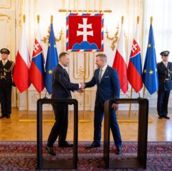 Новини світу - Польща хоче постачати американський газ Словаччині і Україні