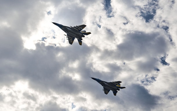 Новини України - Повітряні сили показали роботу техніків F-16