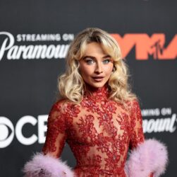 Новини культури - Сабріна Карпентер зіграє головну роль у новому мюзиклі Universal