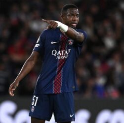 Новини спорту - Центральна лінія захисту ПСЖ зміцніла новим контрактом