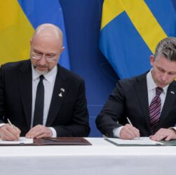 Новини світу - Україна та Швеція підписали оборонну угоду