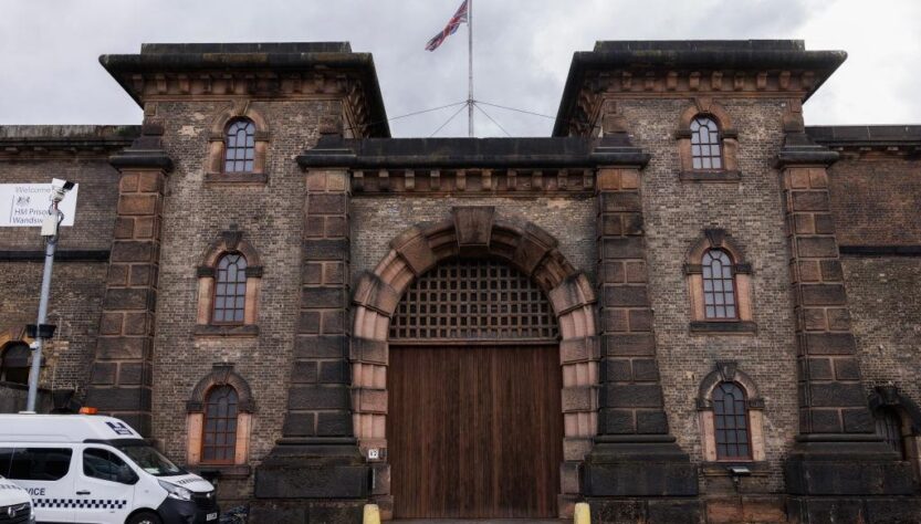 Новини світу - В Британії помилково звільнений в'язень сам повернувся до тюрми