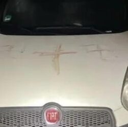 Новини світу - В Німеччині на 50 авто виявили свастики, намальовані людською кров'ю