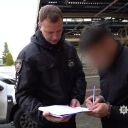 Поліція екстрадувала з Вірменії організатора масштабної шахрайської схеми